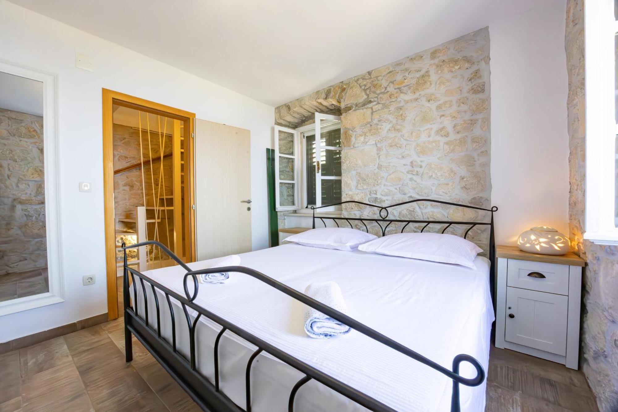 Villa Stone House Kurtic Stara Podgora Exterior foto